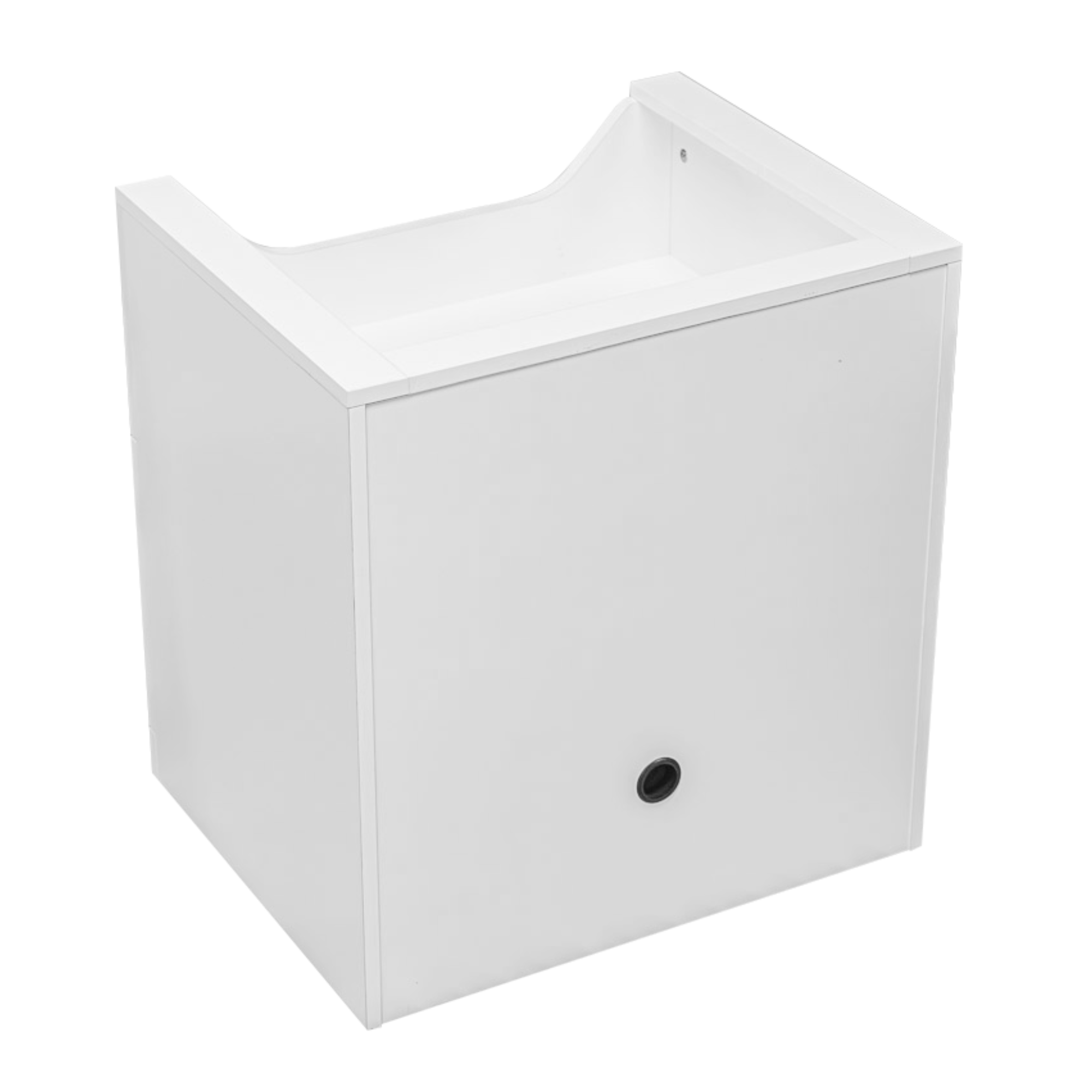 cat litter box.